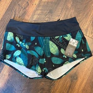 Oiselle Roga Shorts Green Leaf Print 8